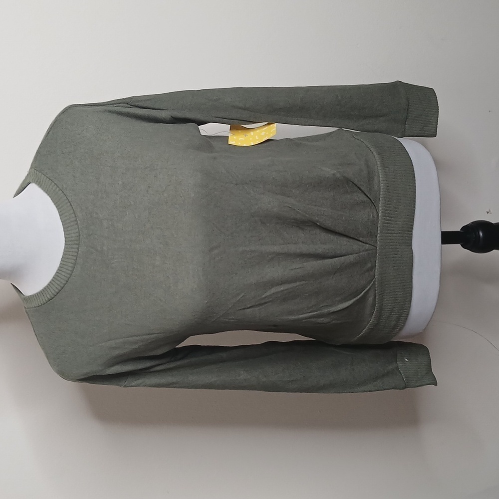 Rumi + Ryder green sweater shirt size 12-14 (small)